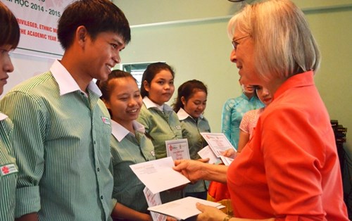 Đà Nẵng: Trao 50 suất học bổng cho sinh viên nghèo, dân tộc thiểu số