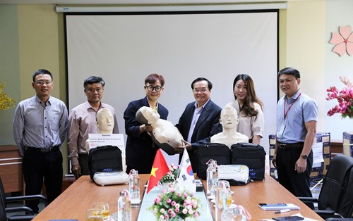 ĐH Quốc gia Kangwon, Hàn Quốc - ĐH Đông Á và những dự án hợp tác vì cộng đồng