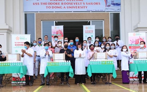 Giảng viên, sinh viên khoa Dược Đại học Đông Á tiếp sức cùng tuyến đầu chống dịch Covid-19