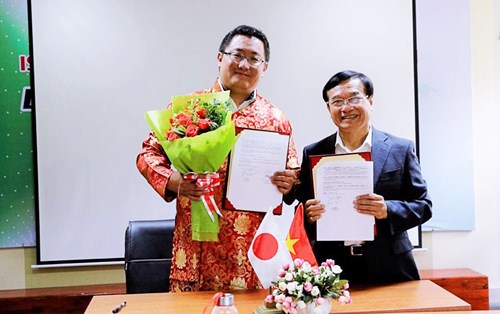 Hợp tác chương trình quản lý cửa hàng dược phẩm chuẩn Nhật